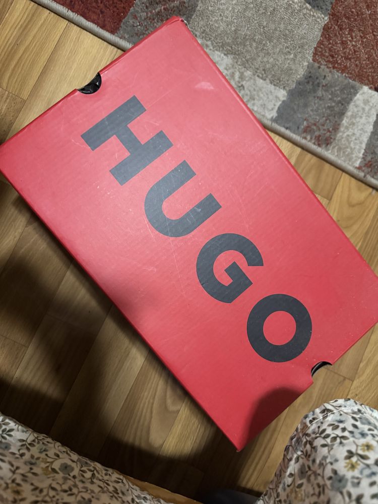 Оригинални обувки HUGO BOSS.