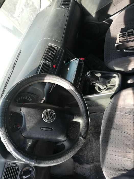 Голф 4 на части 1.6 sr 101коня 1998год