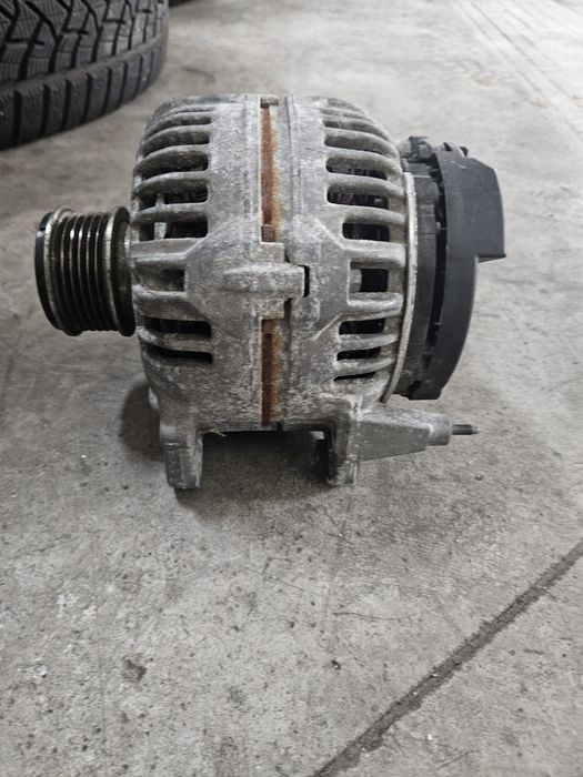 Dezmembrez VW Touran facelift Motor 2.0 BMM