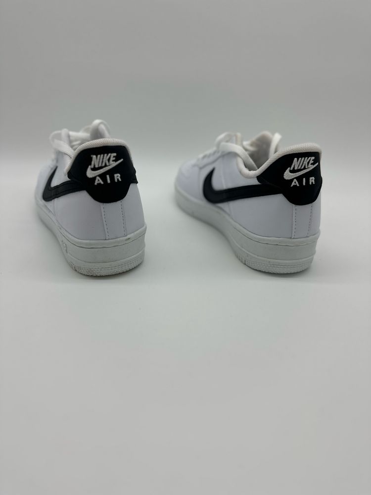 Nike Air Force само 29 лв