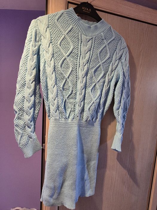 Продавам синя зимна рокля