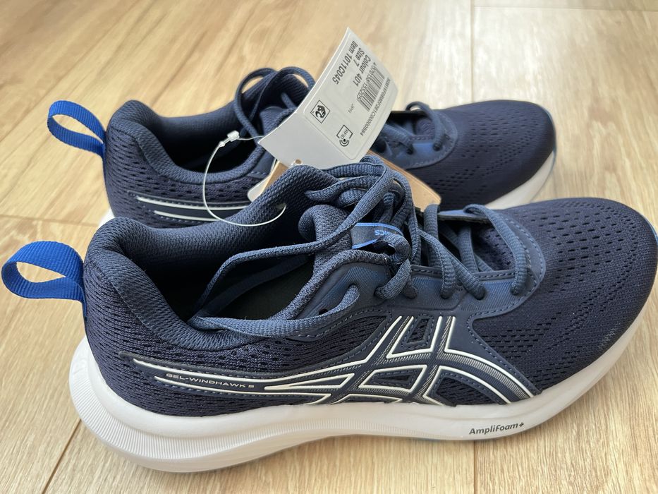Asics маратонки нови