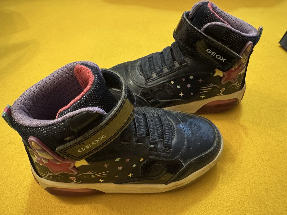 Ghete Geox cu luminite marimea 26