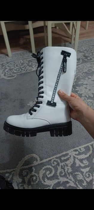 Продам девочковые сапоги размер 33 Почти новые