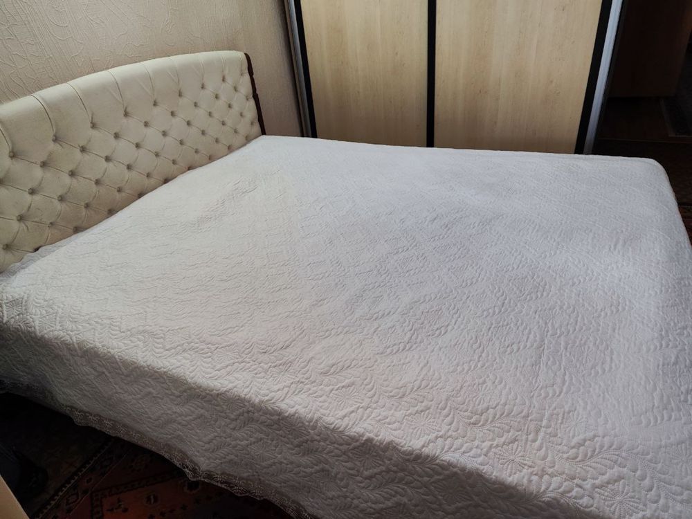 Двухспальная кровать