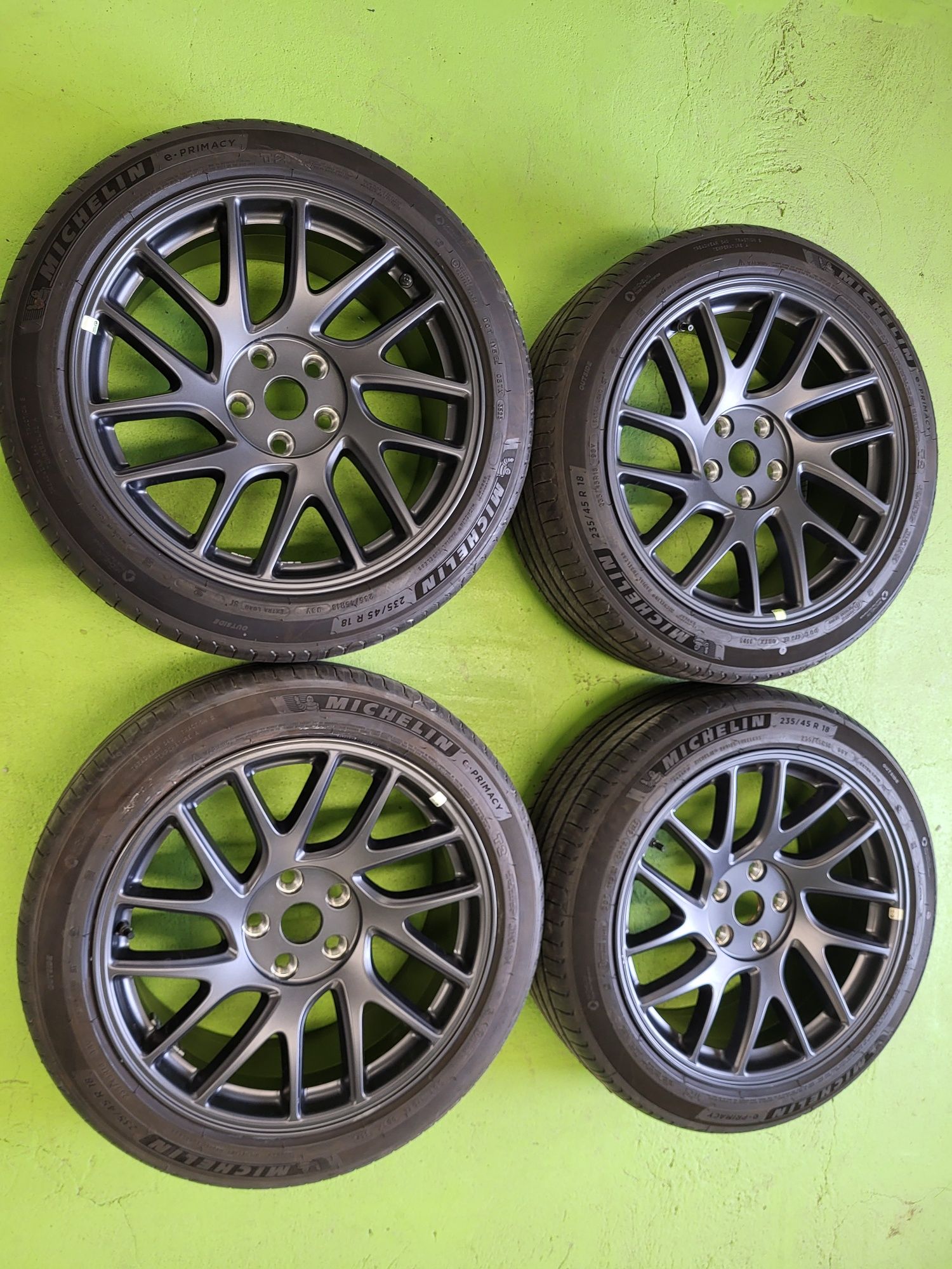 18 5x114.3 Tesla Model 3 235/45/18 Michelin летни гуми 5х114.3 тесла
