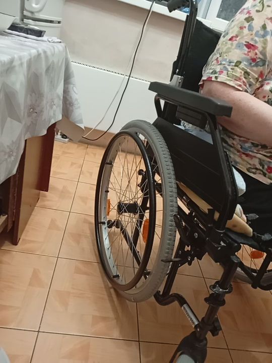 Продам инвалидную коляску