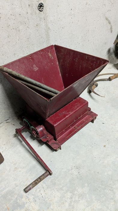 Гроздомелачка ръчна