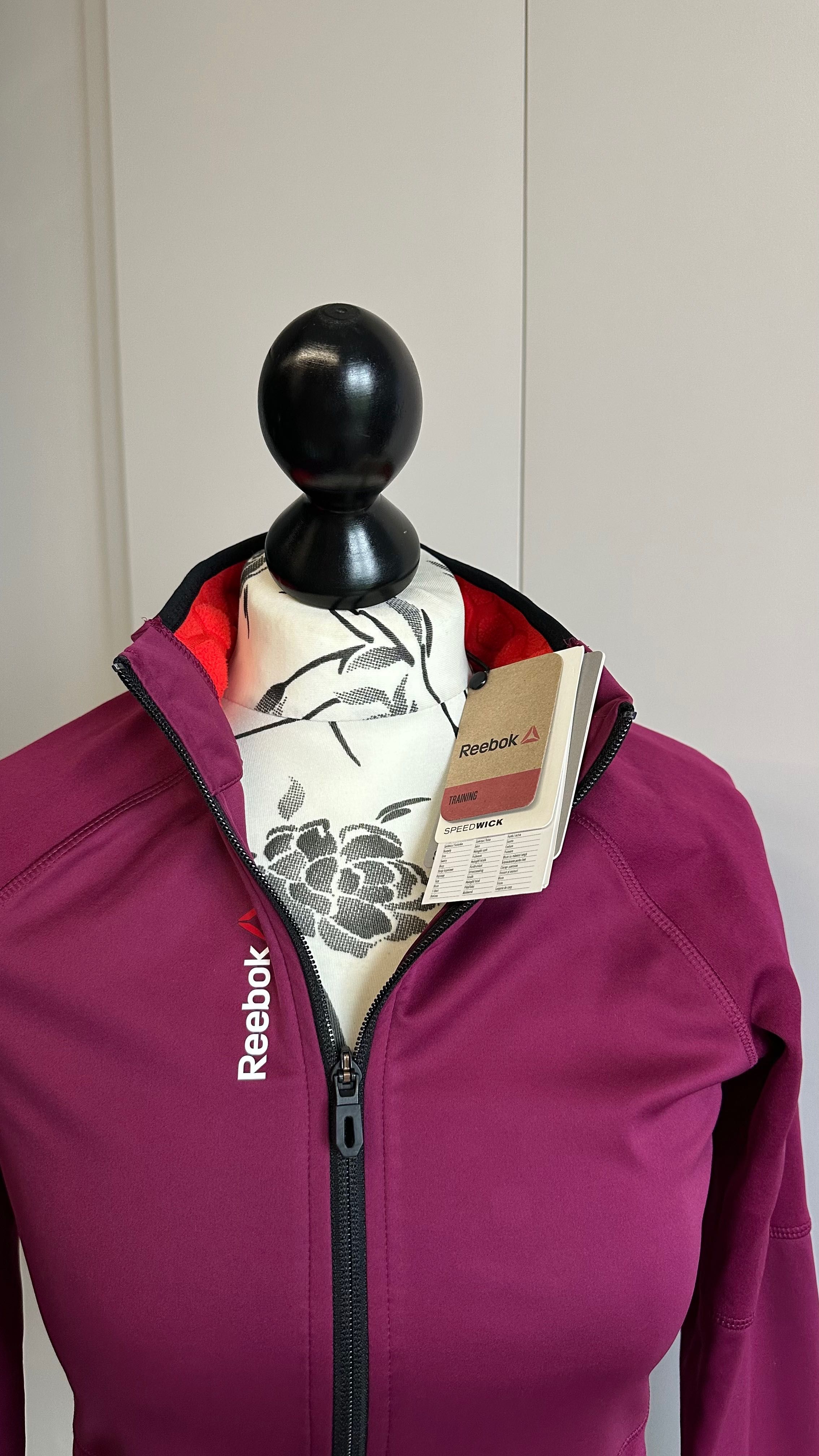 Reebok Hanorac jogging Hexawarm / XS / Nou / Pret initial 90€ = 450lei