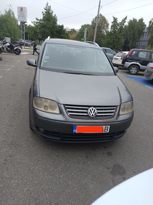 Vând Volskwagen Touran 2.0