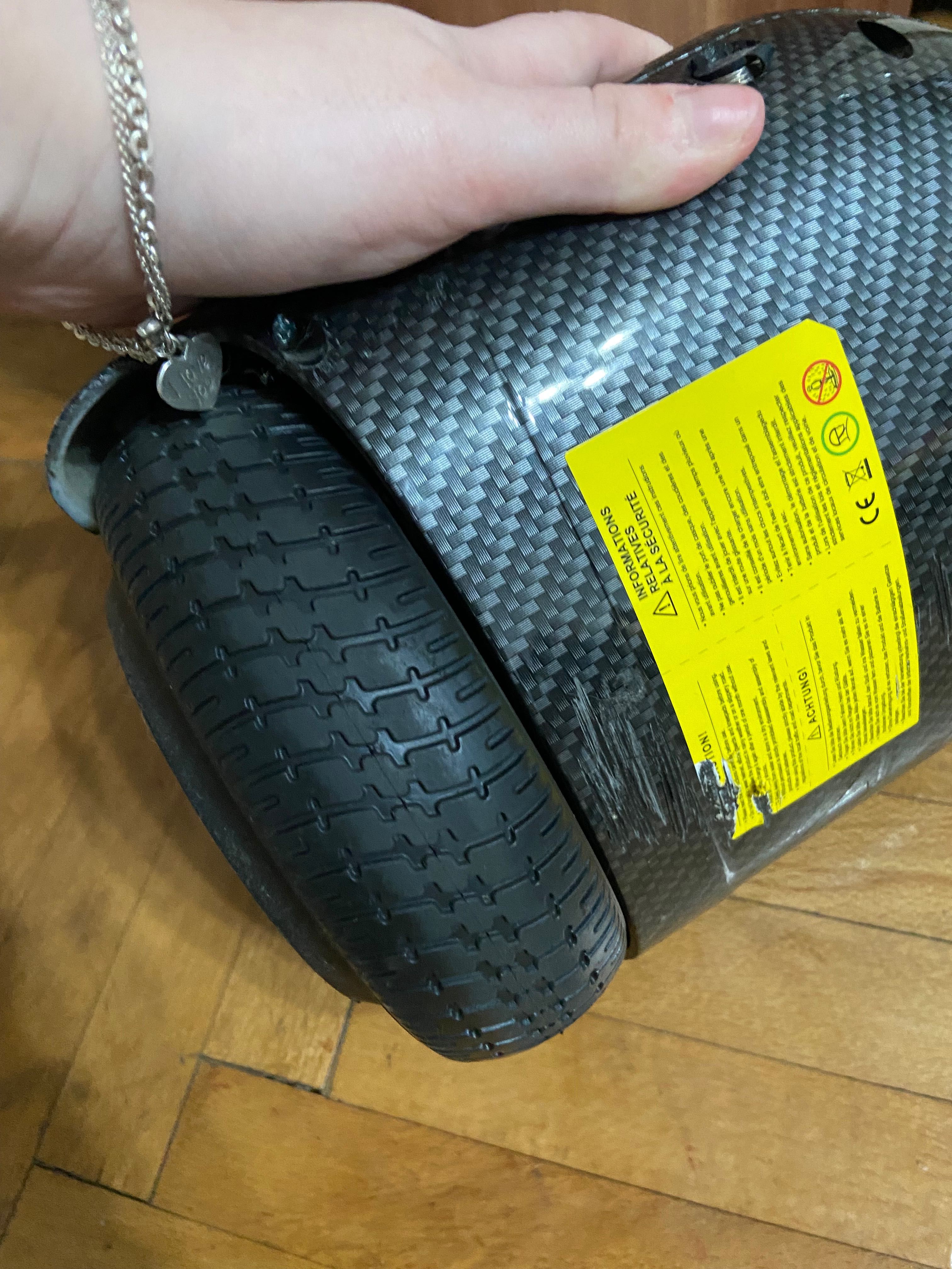 Hoverboard negru cu lumini, an 2021, viteza 15 km/h, pret negociabil