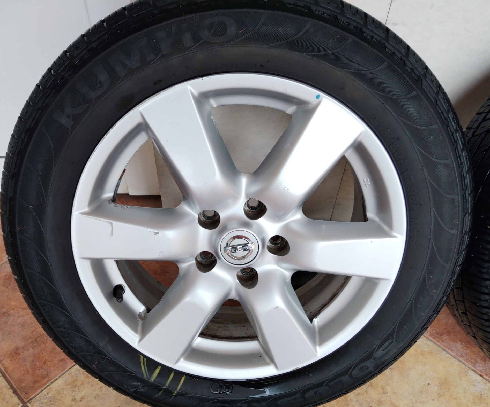 5x114,3 6,5Jx17 ET45 NISSAN 215/60R17 KUMHO