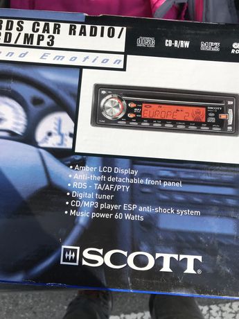 MP3 Auto SCOTT 4x60 W