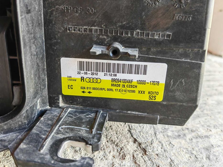 Фар Audi Q5 Bi-Xenon LED  десен / Фар Ауди Кю5 ксенон Оригинален