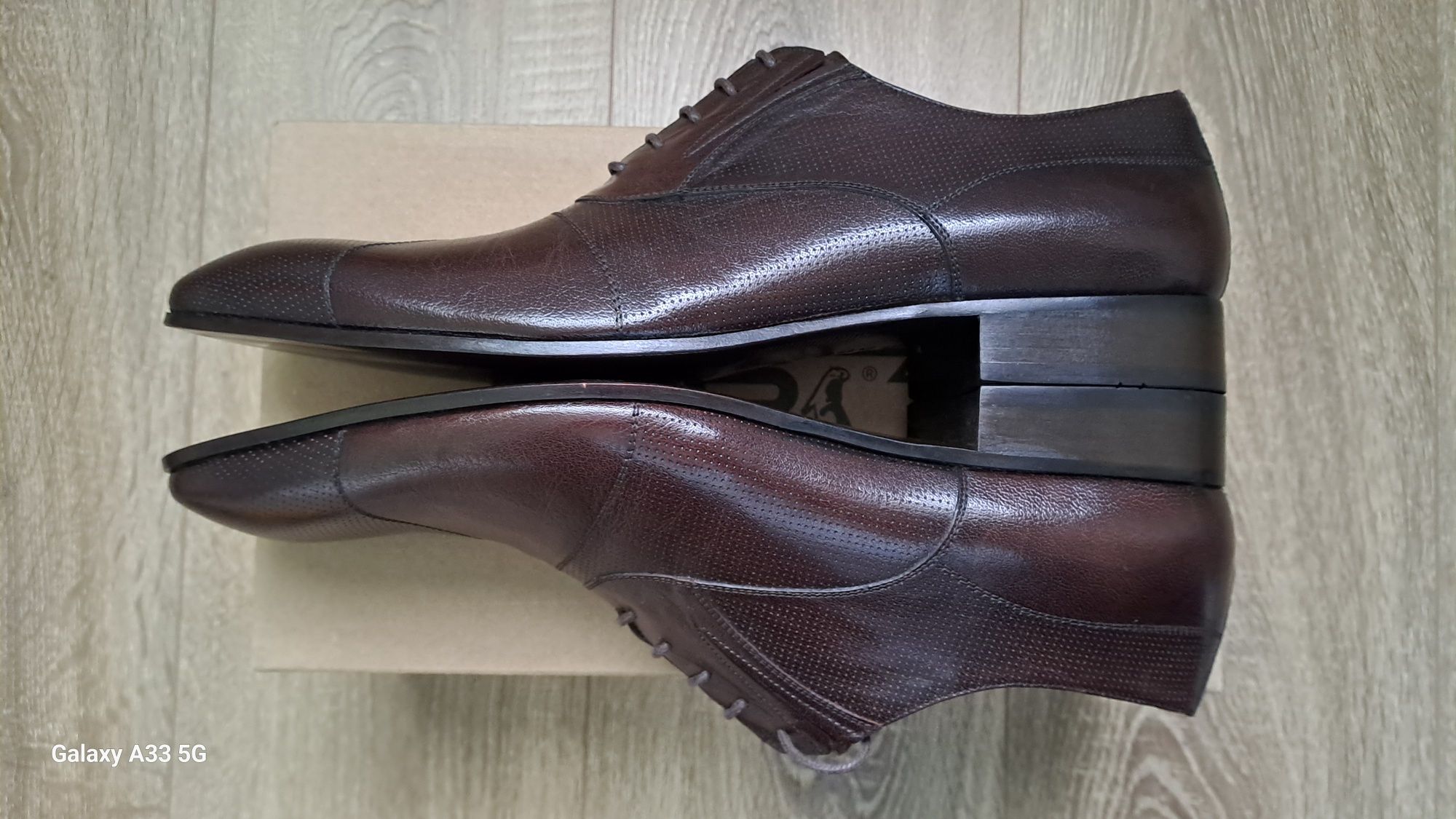 Vand pantofi de nuntă, noi, din piele naturală pentru bărbați, Otter.