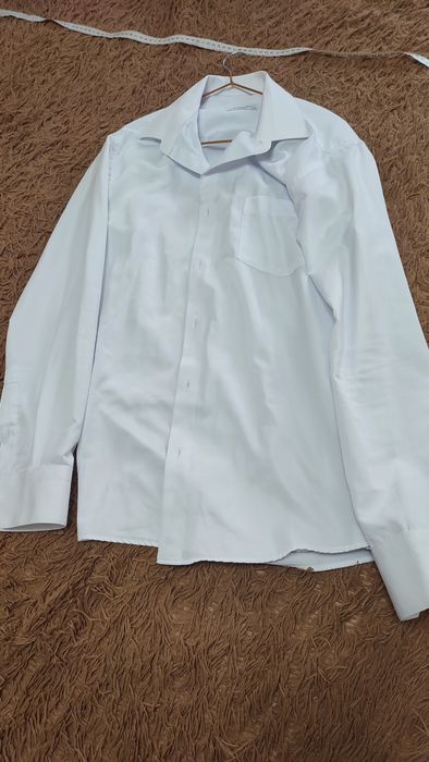 Продам две рубашки .