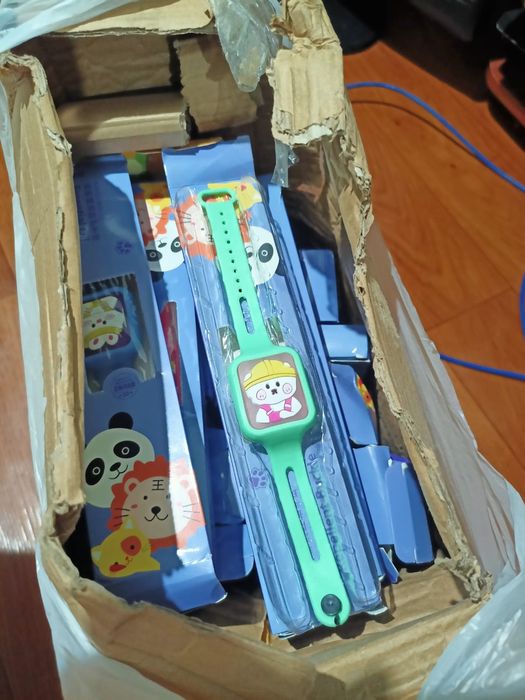 Продам детские часы с подсветкой 500 тенге