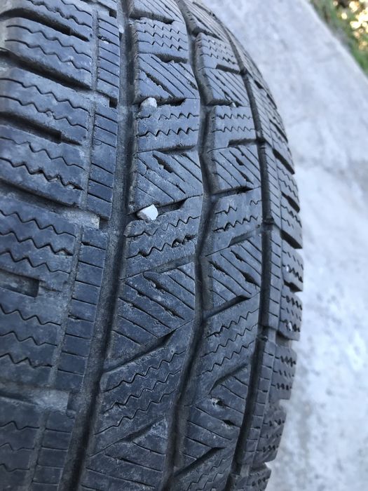 Зимни бусови гуми 2бр.205/65R16С