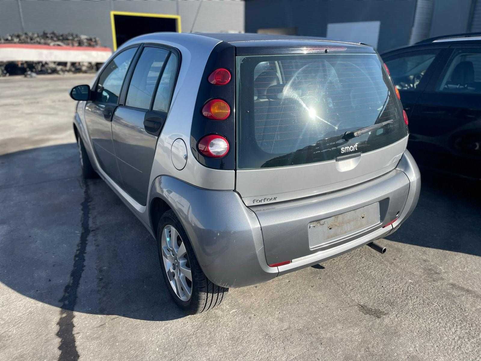 Dezmembrez Smart Forfour