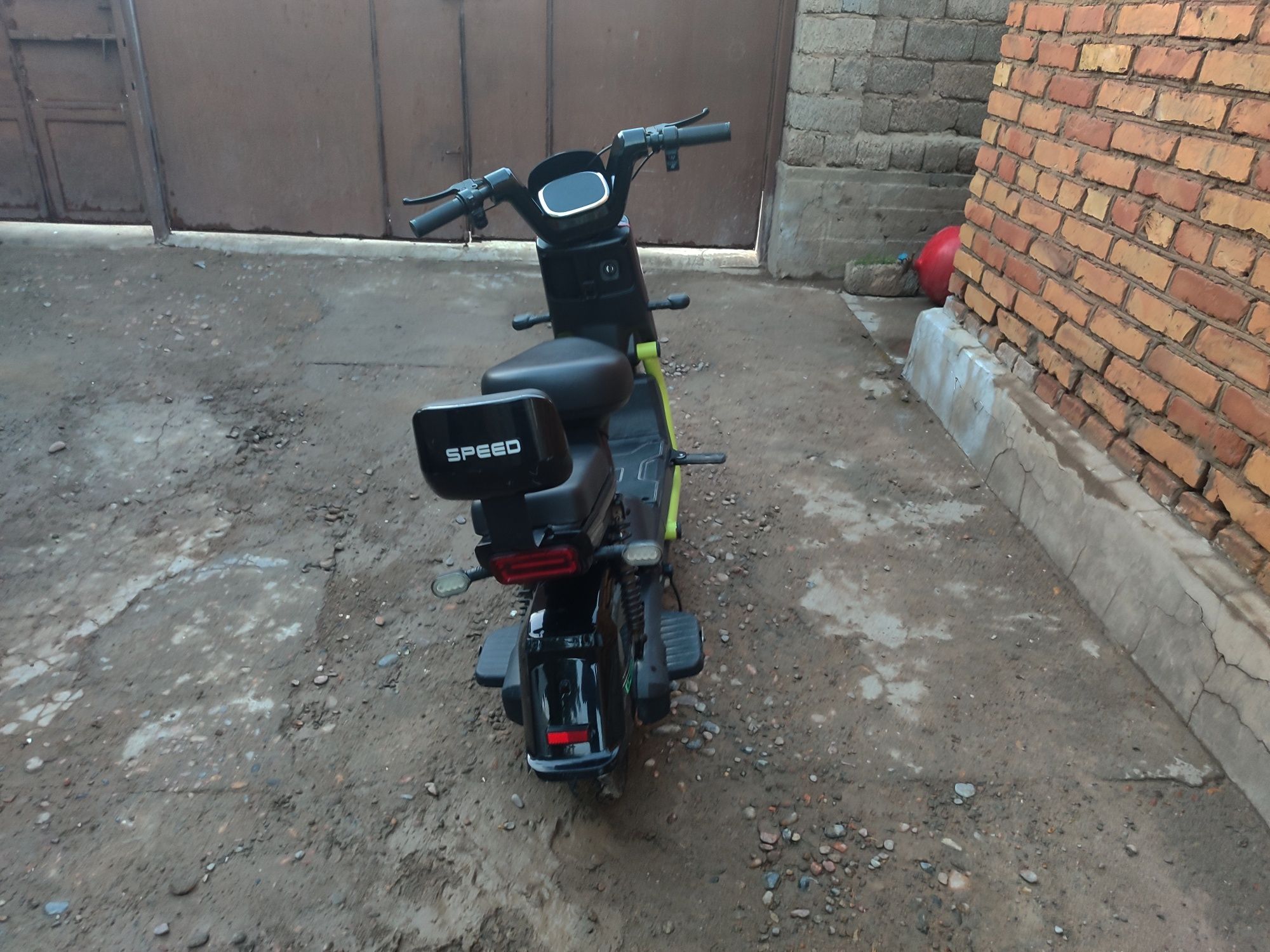 Elektron Skuter Zõr holatda