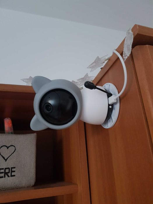 Camera supraveghere copil