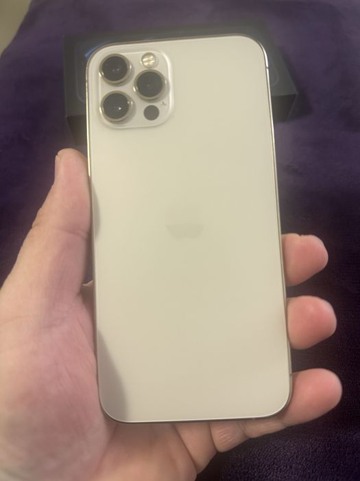 Se vinde Iphone 12 pro 256 Gb gold , neverlock