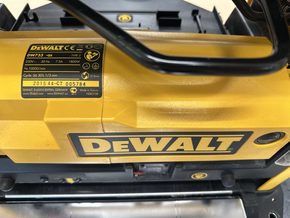 Настолен щрайхмус DEWALT DW733-QS