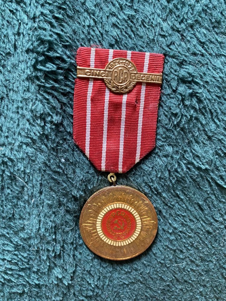 Diferite medalii si insigne ale aviatiei . Fost comandor