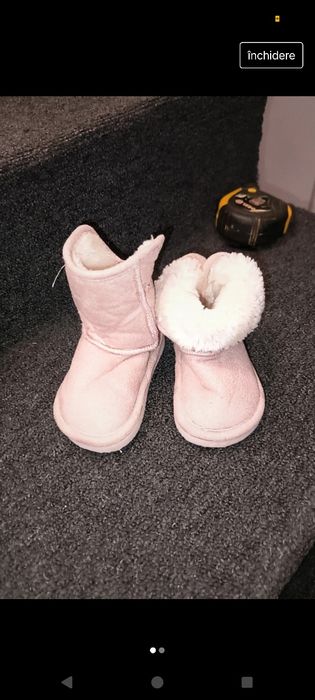 Ugg hm roz mărimea 18/19