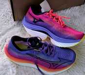 Mizuno оригинални дамски сникърси 38.5