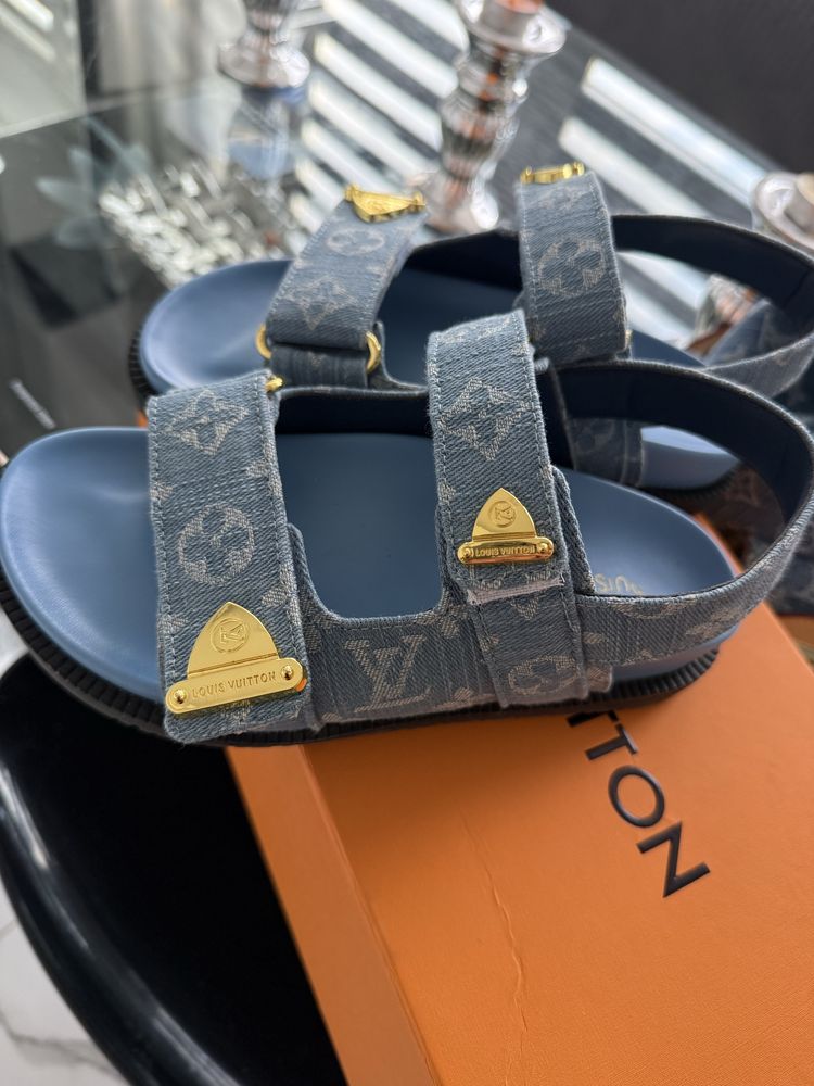 Сандали Лиу Джо/ Liu Jo Адидас/ Adidas Louis Vuitton