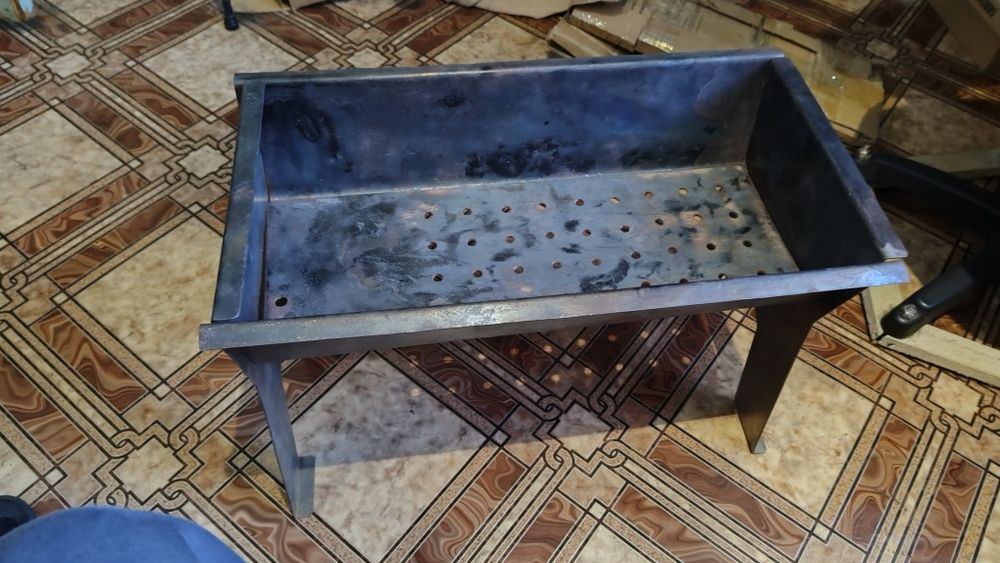 Продам 15.000 тг. Мангал разборный из толстого Хорошего металла.