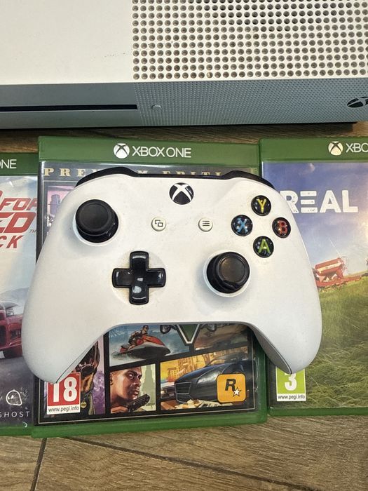 Xbox One S 1tb 1681  Перфектен!