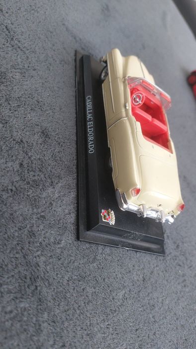 Masinute metalice machete la scara