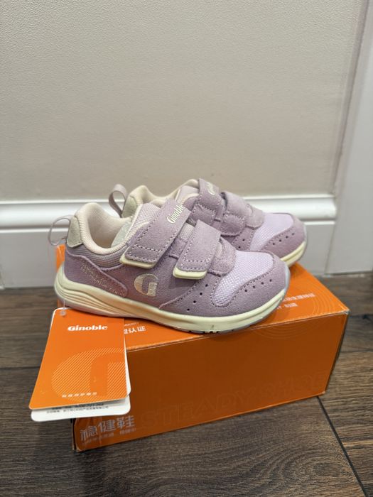 Детские кроссовки