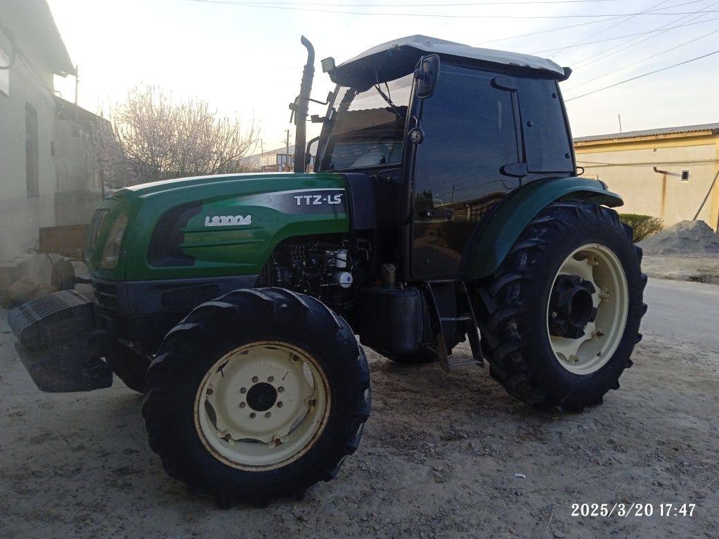 Traktor TTZ-LS 1004