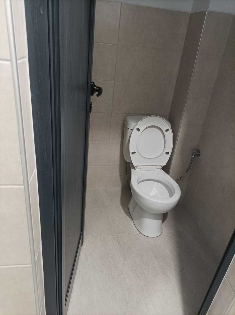 Дава се под наем Промишлена сграда в Казанлък - 522 кв.м за 2040 € - Снимка #8