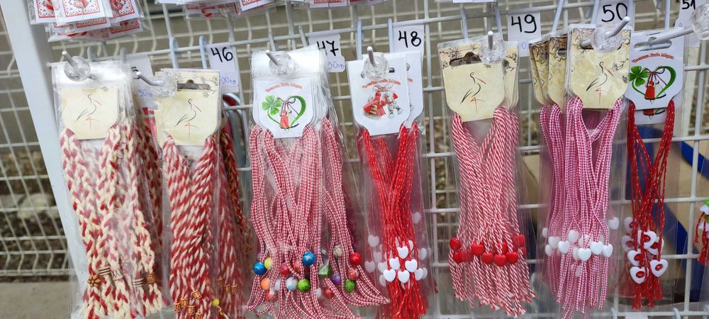 Мартеници ръчна изработка вълна