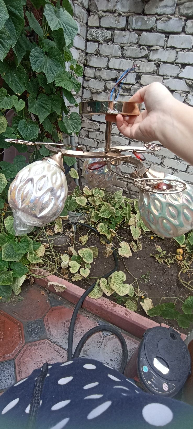 Продам люстра 3 шт