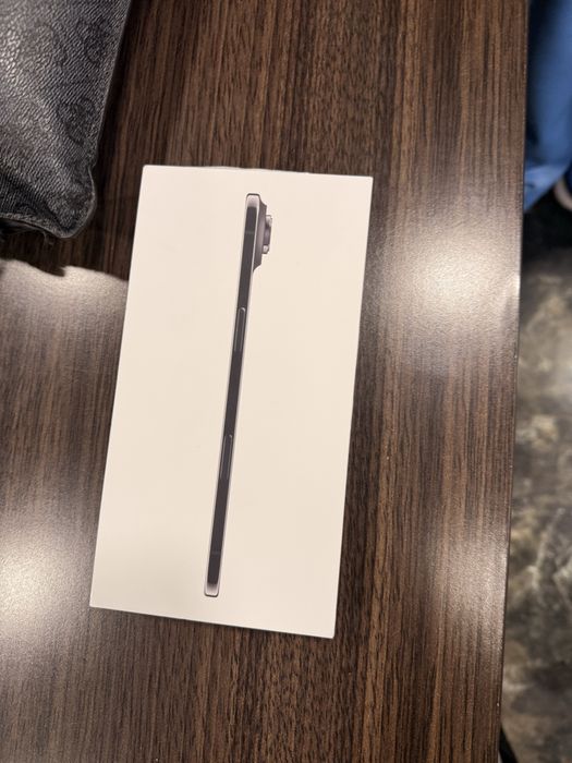 Iphone 17AIR 256 ЧИСТО НОВ