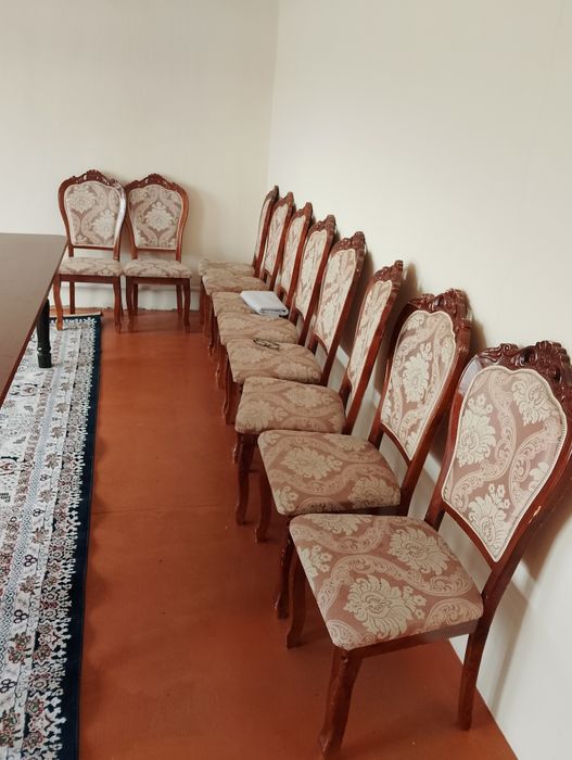 Продается стол стулья