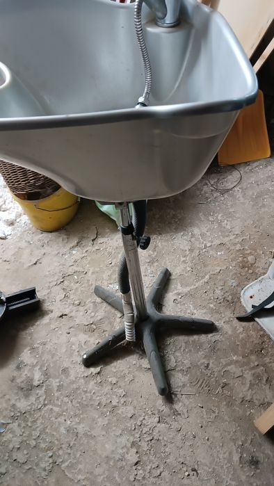 Vând scafa pentru coafura