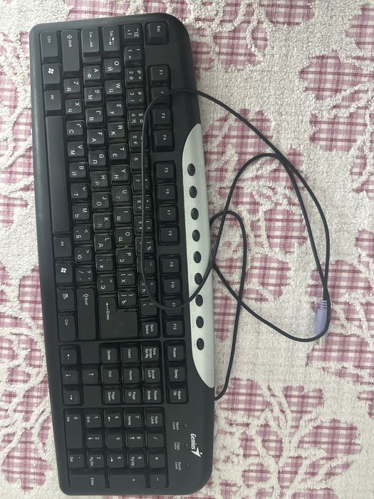 Клавиатура Genius PS/2 (рабочая, недорого)