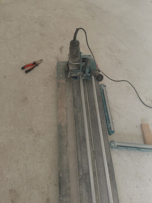 Mașina de tăiat gresie