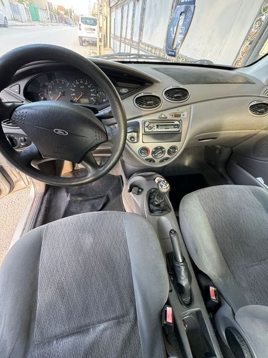 Vând Ford Focus 2002
