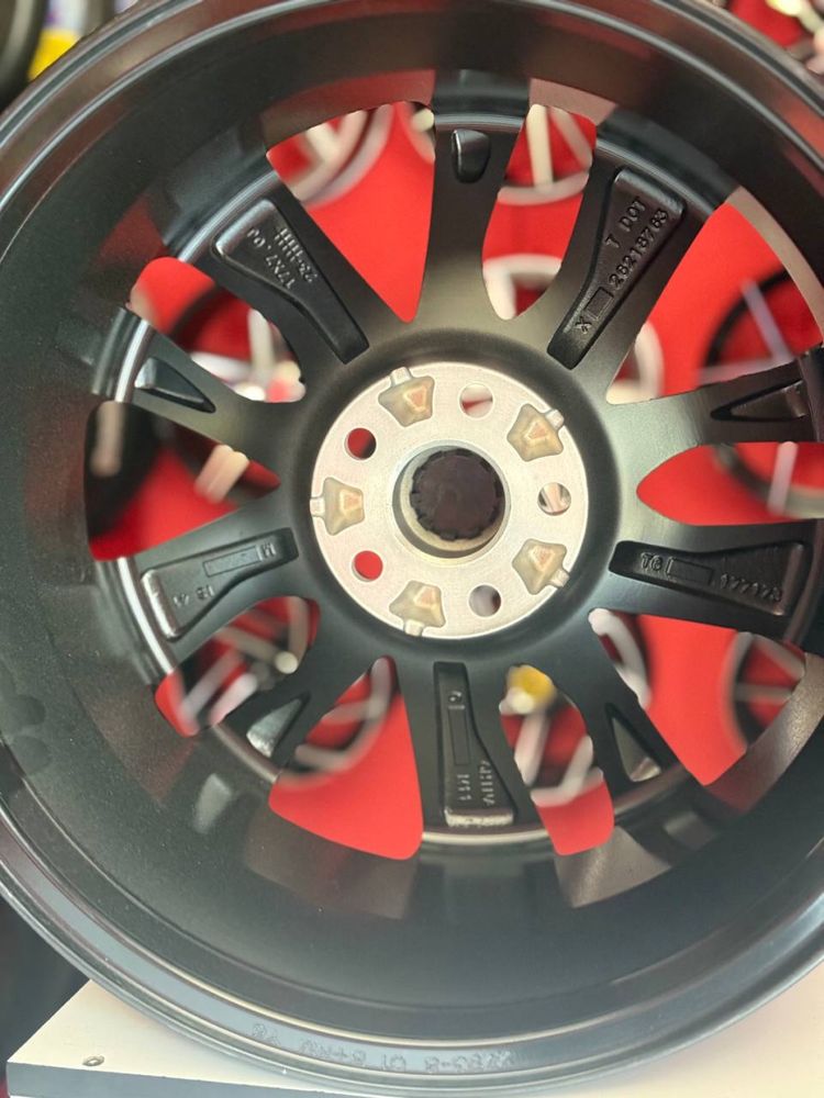 17 treker diska red line
