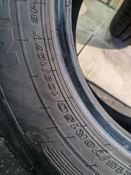 2 Nexen R15С 215/70/ 
летни бусови гуми DOT0921