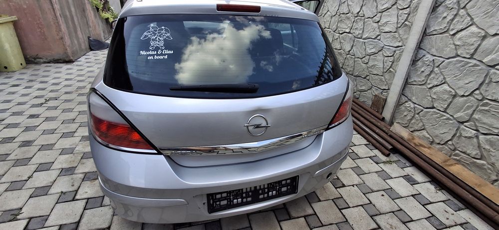 Dezmembrez opel astra 1,6 benzină. Toate piesele disponibile.