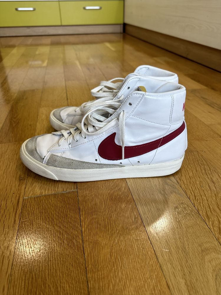 Nike Blazer. Естествена кога.