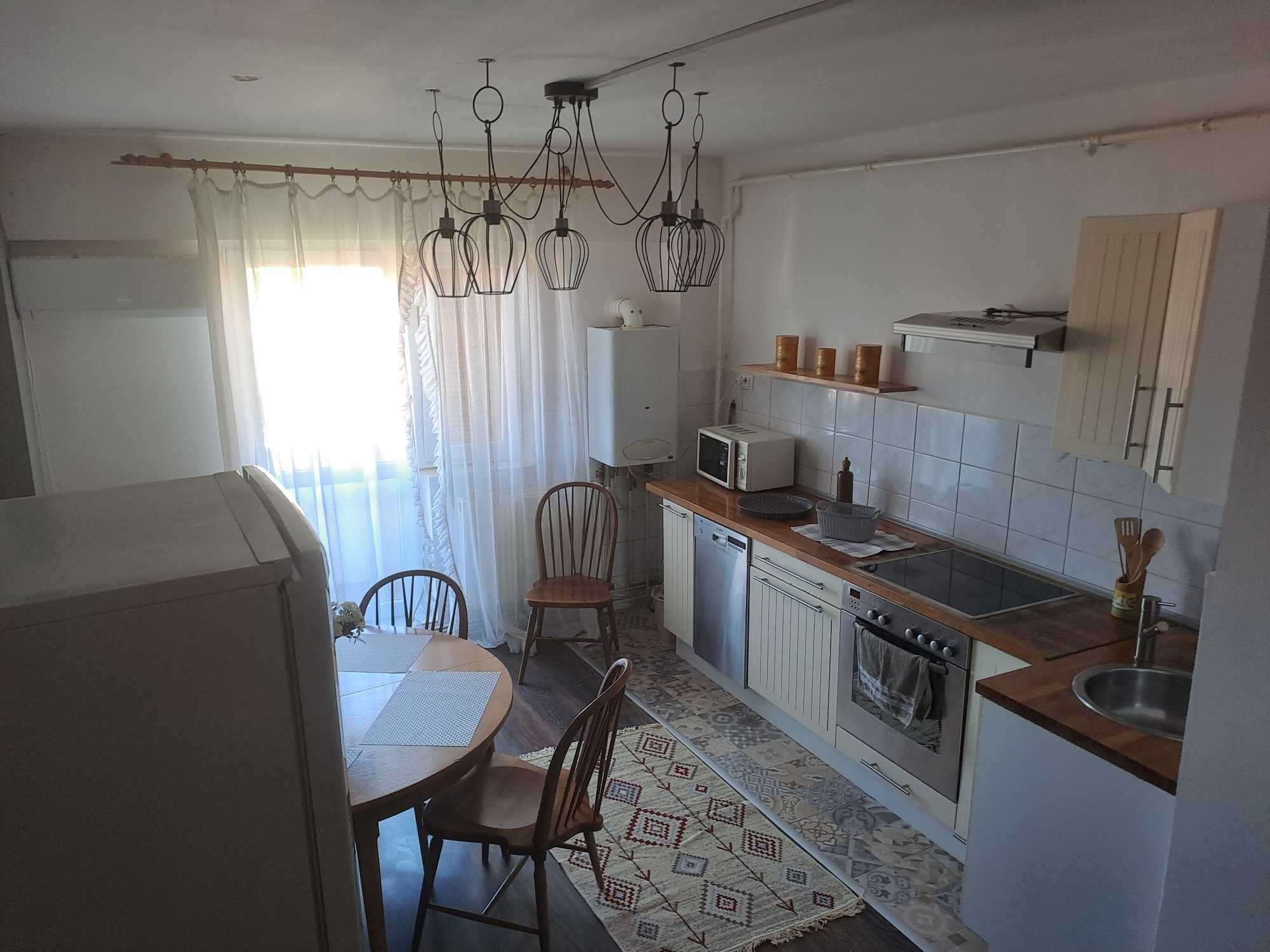 Apartament de închiriat